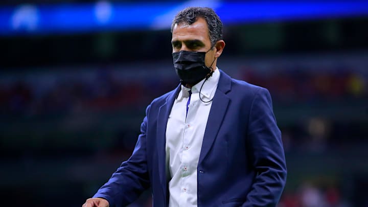 El entrenador Ricardo Cadena habría ya recibido ultimátum por parte de los altos mandos de Chivas. El entrenador Ricardo Cadena habría ya recibido ultimátum por parte de los altos mandos de Chivas.