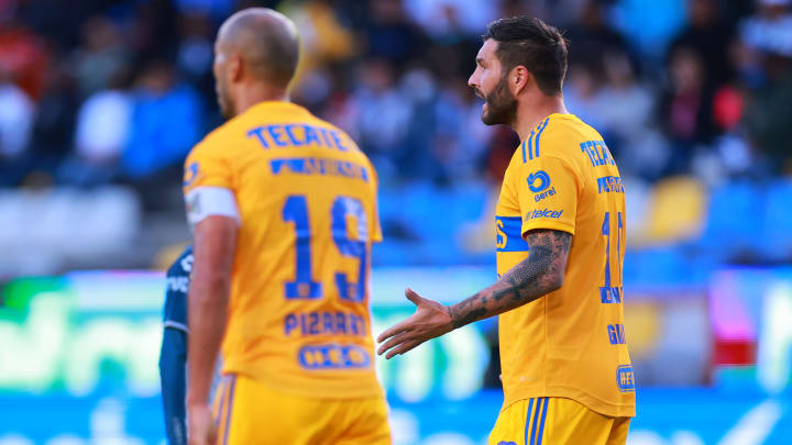 Gignac reclama una acción al silbante.