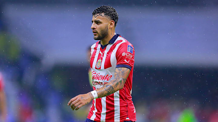 Alexis Vega no pasa un buen momento con Chivas