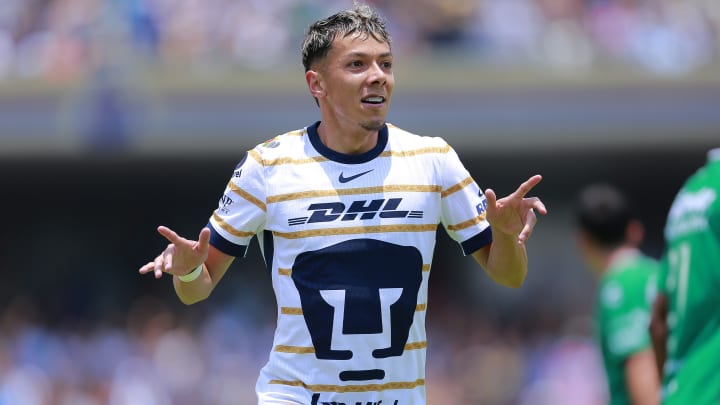 Jorge Ruvalcaba debutó en el Apertura con un doblete