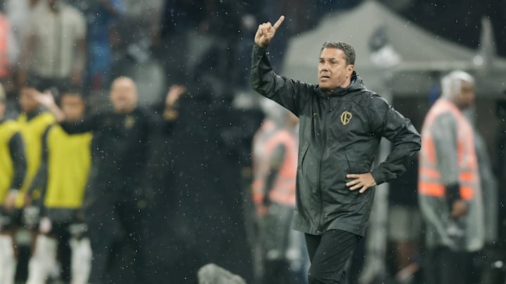Luxemburgo somou sua primeira vitória como treinador do Corinthians