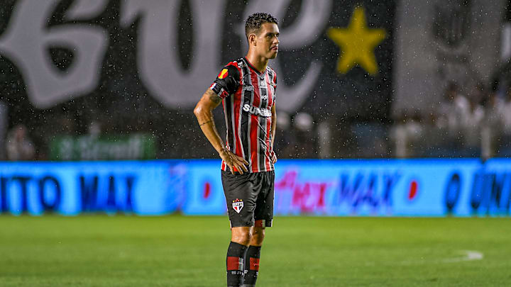 Oscar faz parte do quarteto ofensivo titular de Zubeldía em 2025