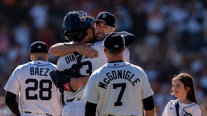 Detroit Tigers pitcher Justin Verlander hugs his teammates Detroit Tigers pitcher Justin Verlander hugs his teammates