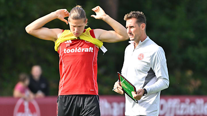 Miro Klose fand deutliche Worte zu Artem Stepanov Miro Klose fand deutliche Worte zu Artem Stepanov