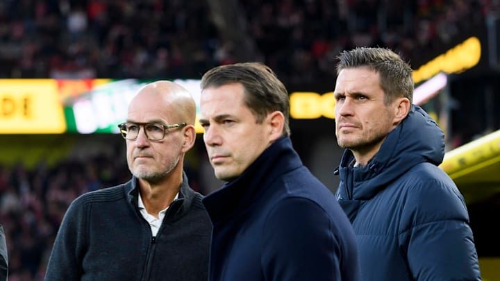 Lars Ricken (m.) und Sebastian Kehl (r.) müssen den Transfermarkt sondieren