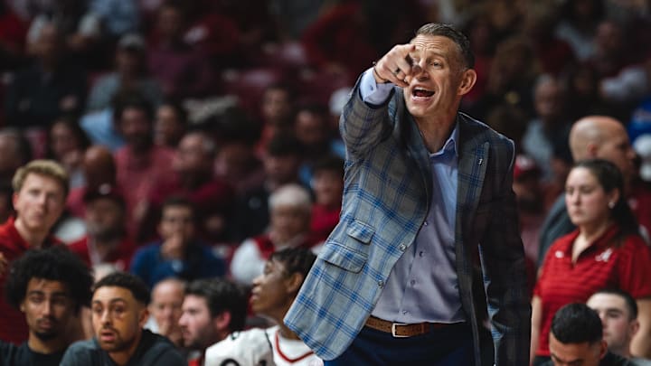 Feb 25, 2025; Tuscaloosa, Alabama, USA; Alabama Crimson Tide head coach Nate Oats directs his team against the Mississippi State Bulldogs during the second half at Coleman Coliseum. Mandatory Credit: Will McLelland-Imagn Images Feb 25, 2025; Tuscaloosa, Alabama, USA; Alabama Crimson Tide head coach Nate Oats directs his team against the Mississippi State Bulldogs during the second half at Coleman Coliseum. Mandatory Credit: Will McLelland-Imagn Images