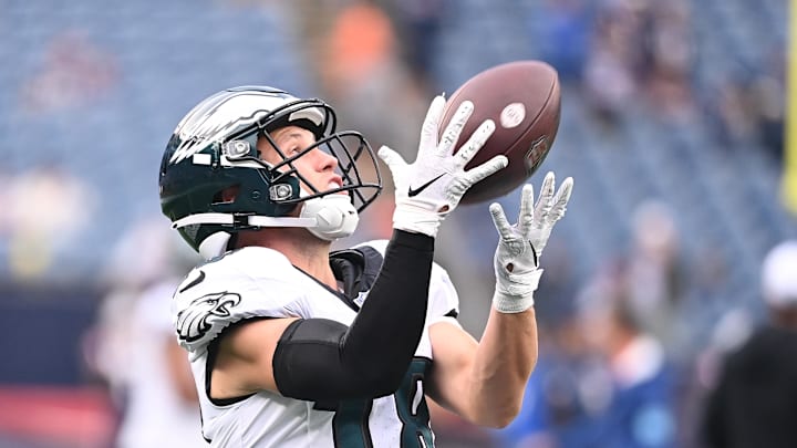 Philadelphia Eagles wide receiver Britain Covey (18) warms up.