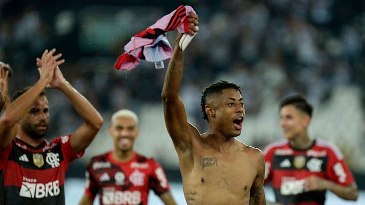 Jogador esteve em campo em 77 minutos do clássico de sábado Jogador esteve em campo em 77 minutos do clássico de sábado