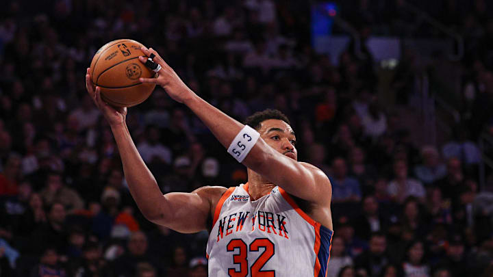 Mar 30, 2025; New York, New York, USA; New York Knicks center Karl-Anthony Towns (32) rebounds during the first half against the Portland Trail Blazers at Madison Square Garden. Mandatory Credit: Vincent Carchietta-Imagn Images Mar 30, 2025; New York, New York, USA; New York Knicks center Karl-Anthony Towns (32) rebounds during the first half against the Portland Trail Blazers at Madison Square Garden. Mandatory Credit: Vincent Carchietta-Imagn Images