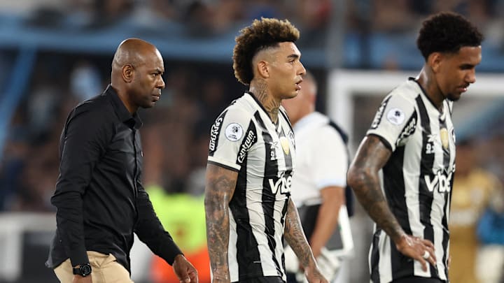 Derrota para o Racing expôs fragilidade do Botafogo em 2025