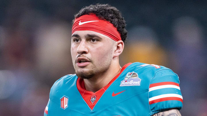 New Mexico tight end Dorian Thomas 