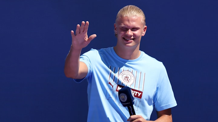 Manchester City Present New Summer Signings