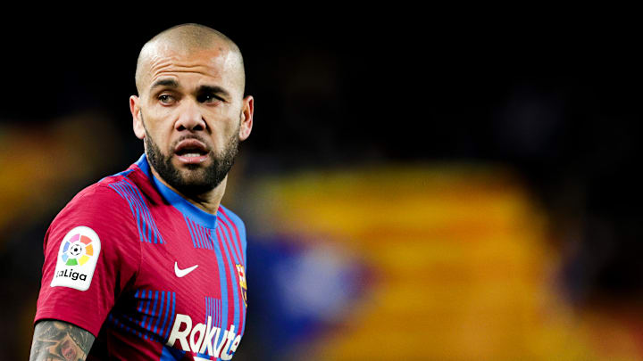 Alves prefiere a Mbappé que a Haaland