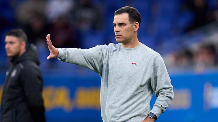 Rafa Marquez könnte für Xavi aufrücken