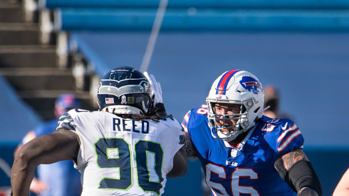 Nov 8, 2020; Buffalo Bills guard Brian Winters prepares to get trucked by Seahawks tackle Jarran Reed