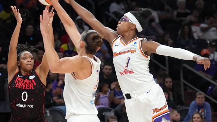 Jun 29, 2022; Phoenix, Arizona, USA; Phoenix Mercury guard Diamond DeShields (1) blocks a shot by Indiana Fever guard Kelsey Mitchell (0) during the second half at Footprint Center. Mandatory Credit: Joe Camporeale-Imagn Images Jun 29, 2022; Phoenix, Arizona, USA; Phoenix Mercury guard Diamond DeShields (1) blocks a shot by Indiana Fever guard Kelsey Mitchell (0) during the second half at Footprint Center. Mandatory Credit: Joe Camporeale-Imagn Images