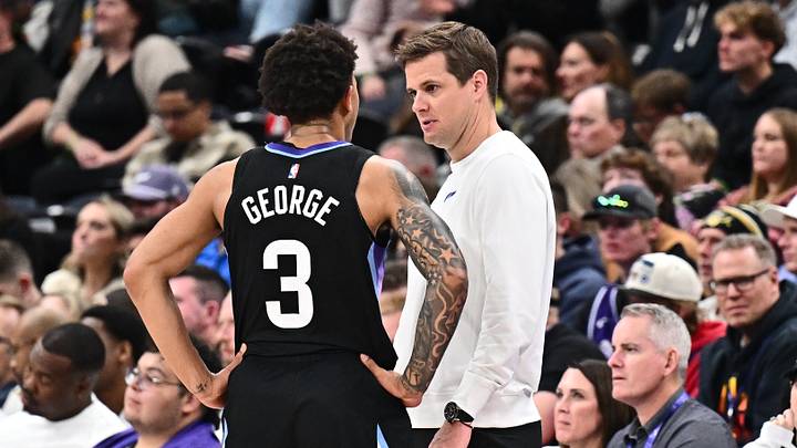 Feb 26, 2025; Salt Lake City, Utah, USA; Utah Jazz head coach Will Hardy talks with guard Keyonte George (3) in the first half against the Sacramento Kings at Delta Center. Mandatory Credit: Jamie Sabau-Imagn Images Feb 26, 2025; Salt Lake City, Utah, USA; Utah Jazz head coach Will Hardy talks with guard Keyonte George (3) in the first half against the Sacramento Kings at Delta Center. Mandatory Credit: Jamie Sabau-Imagn Images