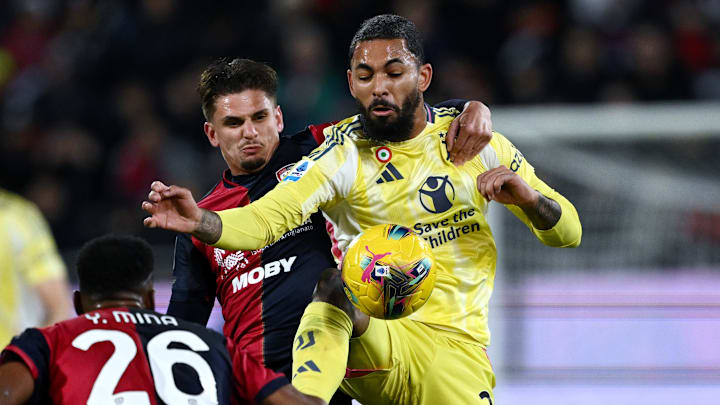 Juventus midfielder Douglas Luiz only lasted nine minutes against Cagliari