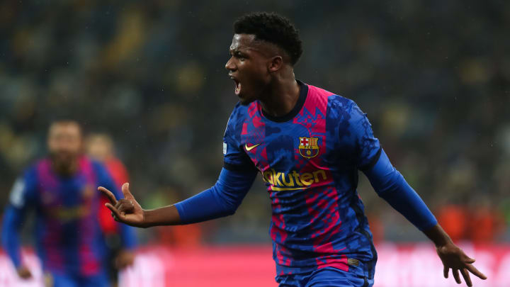 Ansu Fati se vistió de súper héroe en Kiev