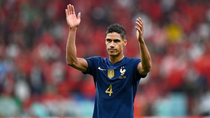 Raphaël Varane devrait débuter.
