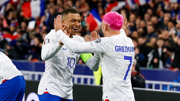 L'équipe de France s'impose largement face aux Pays sur le score de 4 buts à 0.