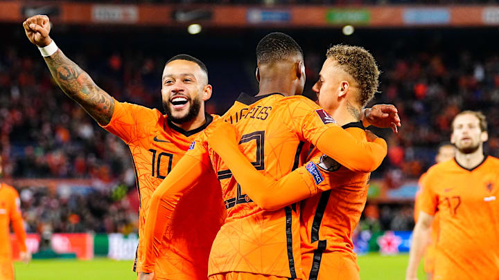 Holanda está próxima de voltar à Copa.