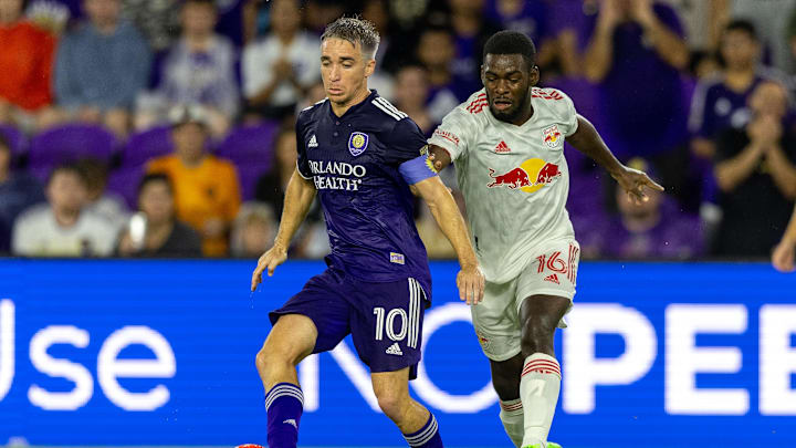 Jul 27, 2022; Orlando, Florida, US;   Orlando City midfielder Mauricio Pereyra (10) controls the