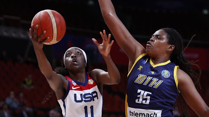Sep 27, 2022; Sydney,  AUS;  Team USA player Kahleah Copper (11) shoots against Bosnia and Herzegovina in first quarter at Sydney SuperDome. Mandatory Credit: Yukihito Taguchi-Imagn Images