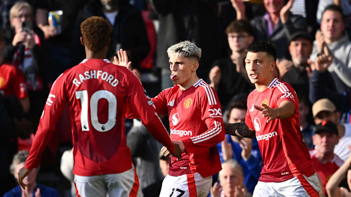 Manchester United collide with Fenerbahce 