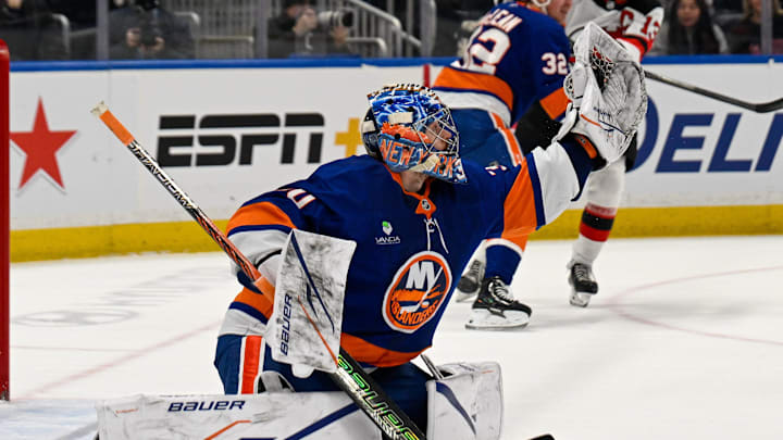 Ilya Sorokin is the Vezina Trophy favorite after his 44-save shutout.