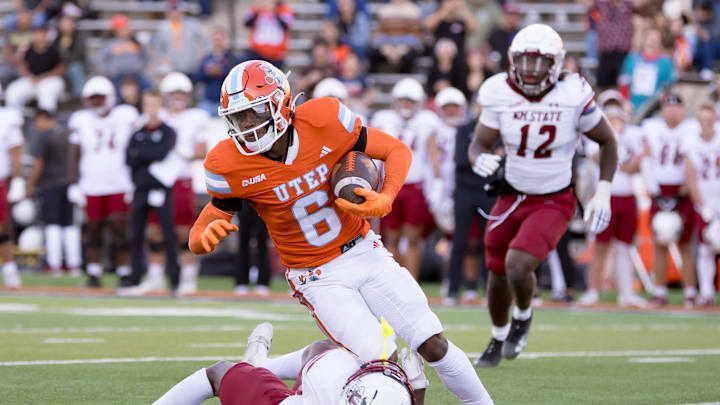 UTEP’s Kenny Odom (6) runs the ball during the annual I-10 rivalry football game against NMSU at the Sun Bowl in El Paso, Texas, on Saturday, Nov. 22, 2025.