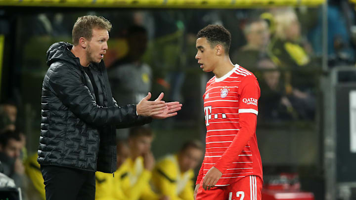 Julian Nagelsmann (l.) mit Jamal Musiala (r.)