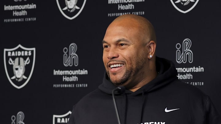 Las Vegas Raiders head coach Antonio Pierce.