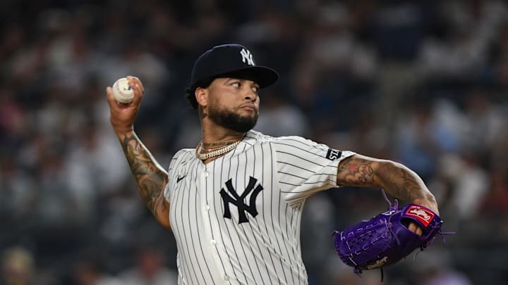 Sep 23, 2025; Bronx, New York, USA; New York Yankees pitcher Luis Gil (81) pitches against the Chicago White Sox during the first inning at Yankee Stadium. Mandatory Credit: John Jones-Imagn Images Sep 23, 2025; Bronx, New York, USA; New York Yankees pitcher Luis Gil (81) pitches against the Chicago White Sox during the first inning at Yankee Stadium. Mandatory Credit: John Jones-Imagn Images