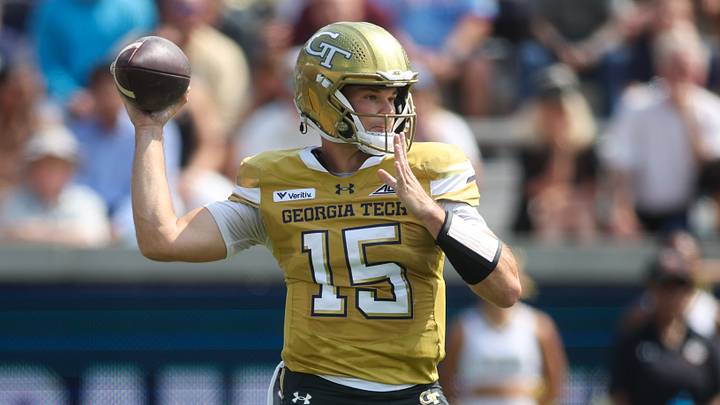 Sep 19, 2026; Atlanta, Georgia, USA; Georgia Tech Yellow Jackets quarterback Alberto Mendoza (15) throws a pass against the Mercer Bears in the first quarter at Bobby Dodd Stadium at Hyundai Field. Mandatory Credit: Brett Davis-Imagn Images Sep 19, 2026; Atlanta, Georgia, USA; Georgia Tech Yellow Jackets quarterback Alberto Mendoza (15) throws a pass against the Mercer Bears in the first quarter at Bobby Dodd Stadium at Hyundai Field. Mandatory Credit: Brett Davis-Imagn Images