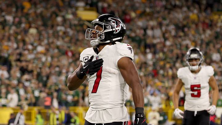 Atlanta Falcons v Green Bay Packers Atlanta Falcons v Green Bay Packers