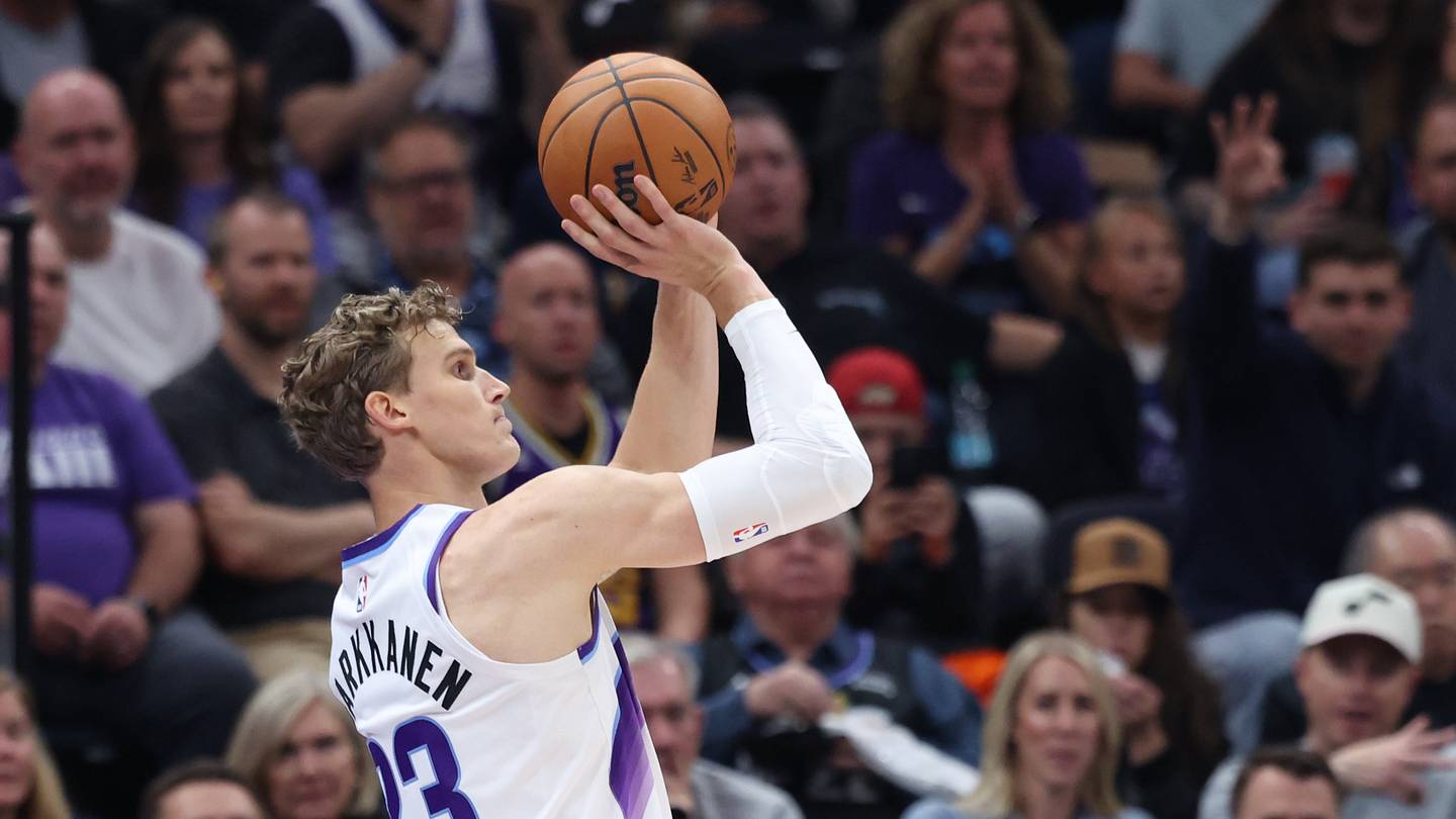 Fantasy Basketball Injury Impact: Lauren Markkanen & Jaren Jackson Jr. Could Miss Time