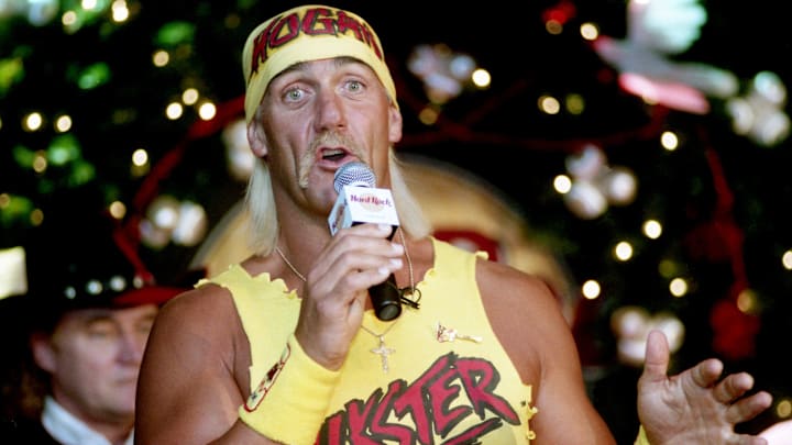 Hulk Hogan talks up the Hulkamania on Dec. 6, 1994, at the Hard Rock Café in Nashville.