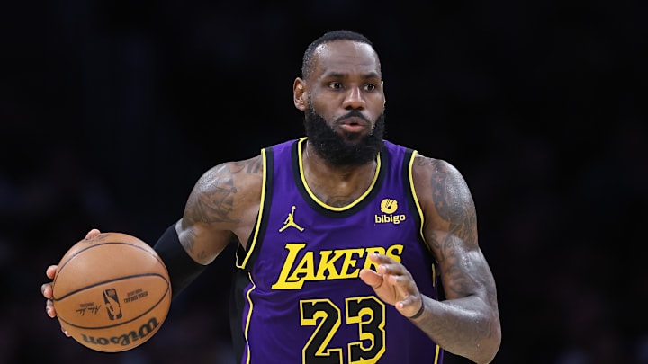 Philadelphia 76ers v Los Angeles Lakers