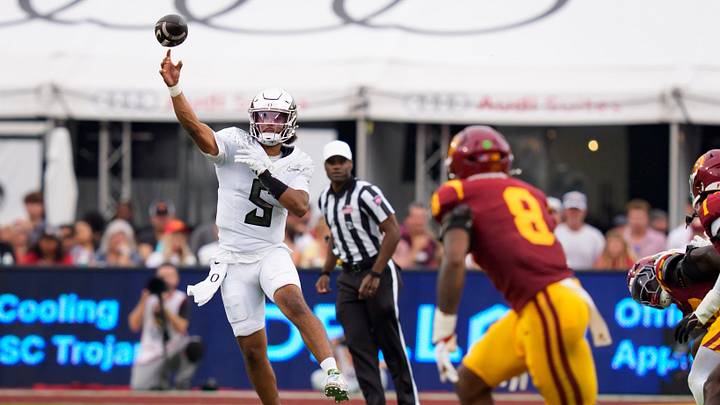 Oregon quarterback Dante Moore throws a pass as the Oregon Ducks face the USC Trojans on Sept. 26, 2026, at Los Angeles Memorial Coliseum in Los Angeles, California.