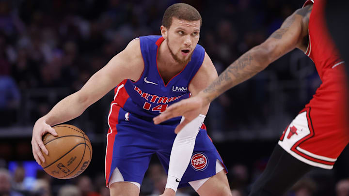 Former Detroit Pistons guard Malachi Flynn (14) dribbles in the first half against the Chicago Bulls at Little Caesars Arena.