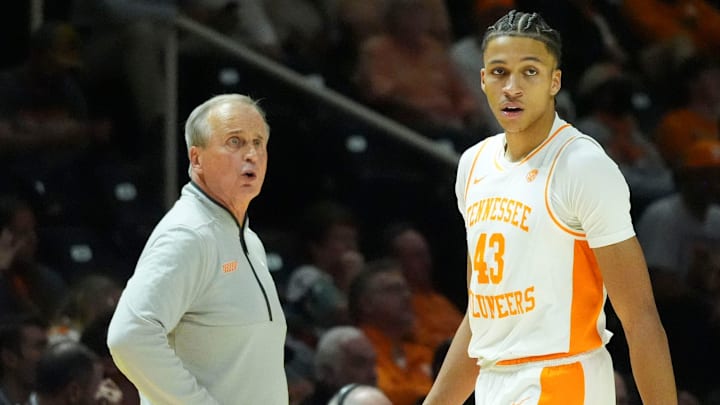 Tennessee basketball coach Rick Barnes talks to Tennessee guard Cameron Carr (43) during the NCAA college basketball game against Gardner-Webb on Monday, Nov. 4, 2024, in Knoxville, Tenn.