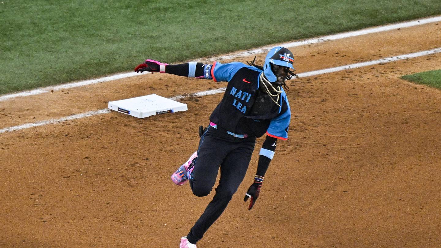 Cincinnati Reds Superstar Infielder Earns Second All-Star Selection