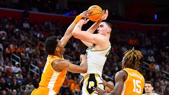 Purdue center Zach Edey (15)