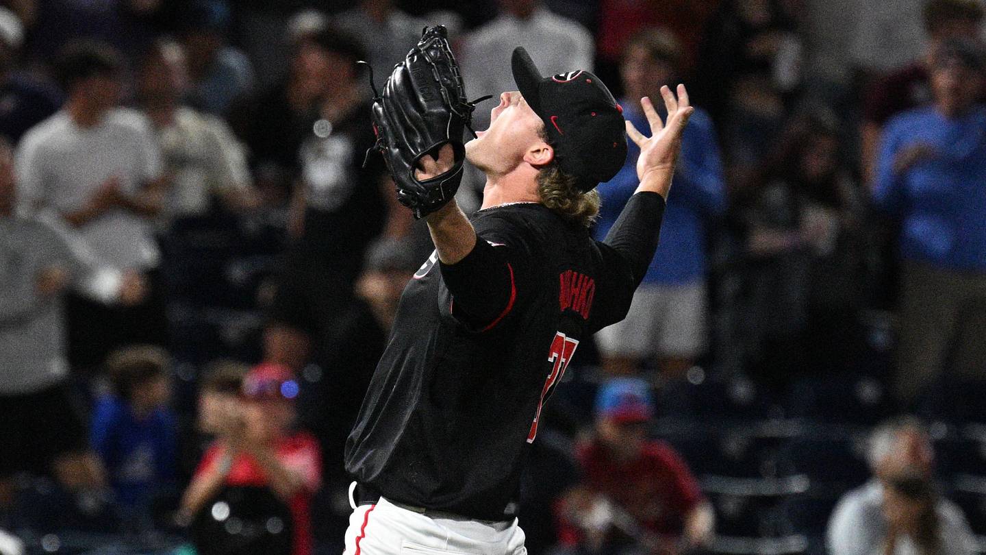 Georgia Baseball vs Texas Longhorns - College World Series Elimination Game