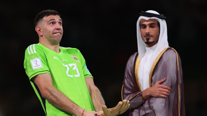 Emiliano Martinez benahm sich nach dem WM-Finale daneben Emiliano Martinez benahm sich nach dem WM-Finale daneben