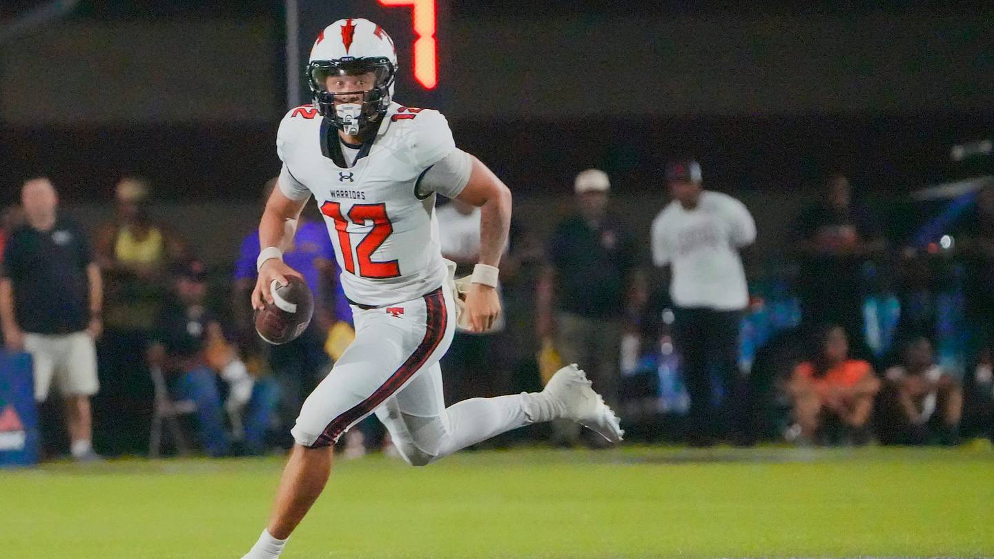 Quarterback Trent Seaborn Breaks the AHSAA All-Time Career Passing Yards Record
