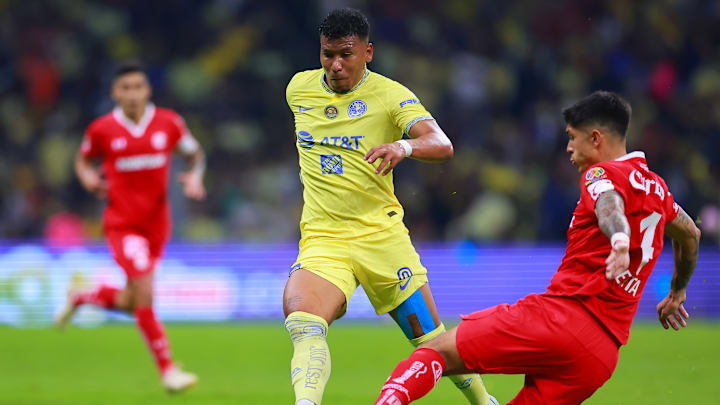 Roger Martínez falló una jugada clara de gol ante Toluca