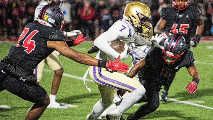 Hueytown's Juquarius Brooks (7) carries the ball against Pike Road during their AHSAA playoff game on the Pike Road High School in Pike Road, Ala., on Friday November 22, 2024.