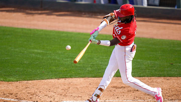Cincinnati Reds shortstop Elly de la Cruz (44) hits a homer in the fifth inning of a Cactus League game between the Cincinnati Reds and Kansas City Royals, Tuesday, Feb. 24, 2026, at Goodyear Ballpark in Goodyear, Ariz.